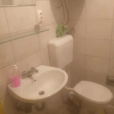 Double With Shared Bathroom Apartamento *